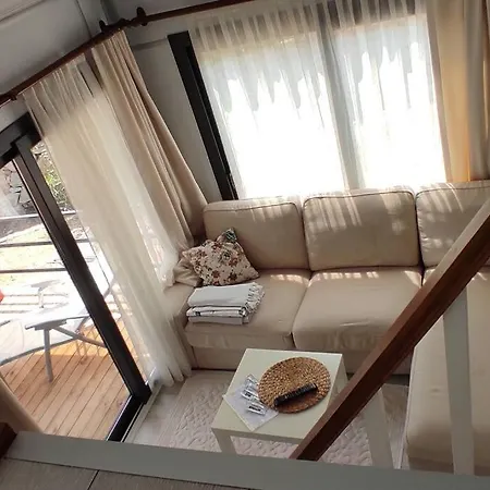 Denize Sifir Kucuk Ev Бодрум